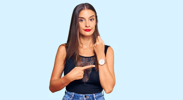 Young Hispanic Woman Wearing Casual Clothes Hurry Pointing Watch Time — Stock Photo, Image