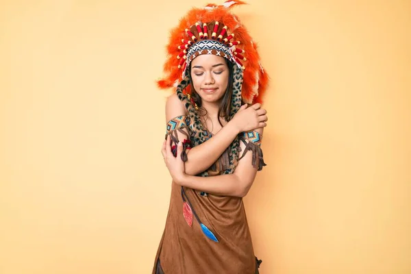 Young Beautiful Latin Girl Wearing Indian Costume Hugging Oneself Happy — Stock Photo, Image