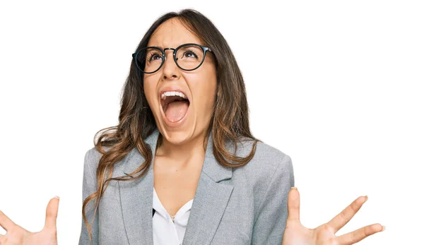 Young Brunette Woman Wearing Business Clothes Crazy Mad Shouting Yelling — Stock Photo, Image