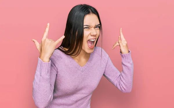 Young Hispanic Girl Wearing Casual Clothes Shouting Crazy Expression Doing — Stock Photo, Image