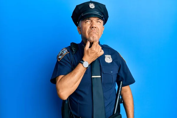 Hezký Muž Středního Věku Policejní Uniformě Dotýkat Bolestivé Krku Bolest — Stock fotografie