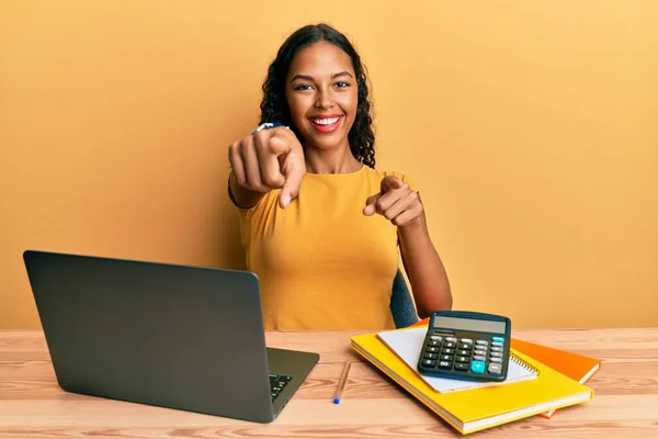 Young African American Girl Working Office Laptop Calculator Pointing You — Stock Photo, Image