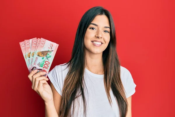 Mujer Morena Joven Sosteniendo Billetes 100 Dólares Nueva Zelanda Con — Foto de Stock