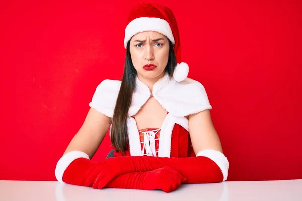 Joven Mujer Caucásica Vestida Con Disfraz Santa Claus Deprimida Preocupada —  Fotos de Stock