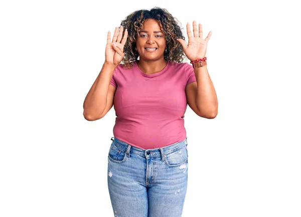 Young African American Size Woman Wearing Casual Clothes Showing Pointing — Stock Photo, Image