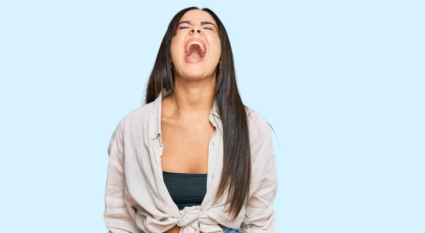 Young Beautiful Hispanic Girl Wearing Casual Clothes Angry Mad Screaming — Stock Photo, Image