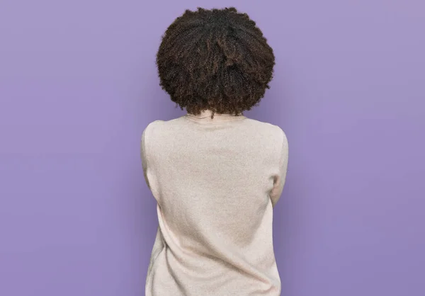 Young Hispanic Girl Wearing Wool Winter Sweater Standing Backwards Looking — Stock Photo, Image