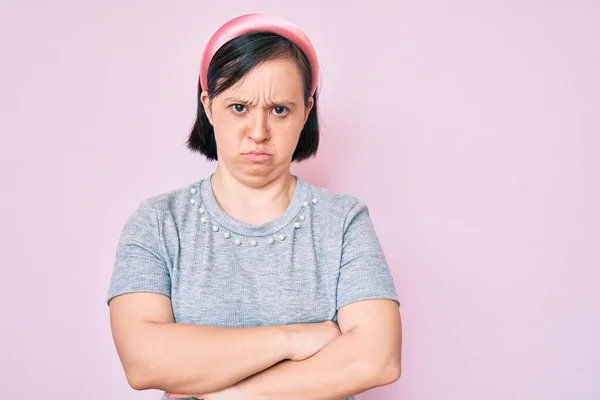 Brünette Frau Mit Syndrom Lässiger Kleidung Skeptisch Und Nervös Ablehnender — Stockfoto