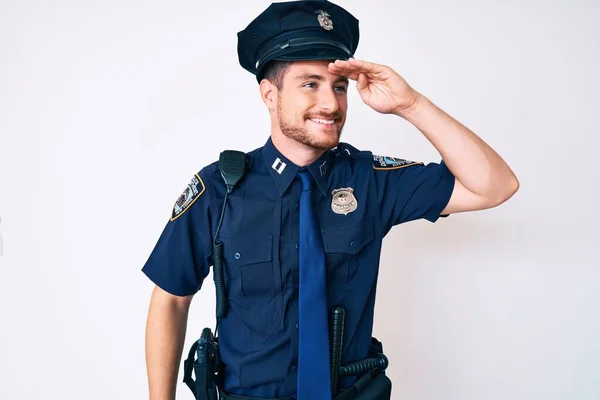 Ung Kaukasier Man Bär Polisuniform Mycket Glad Och Ler Tittar — Stockfoto