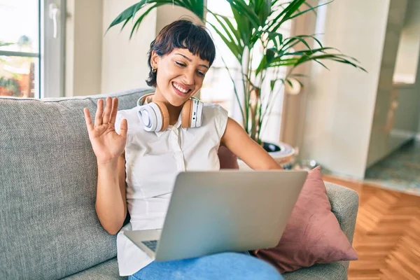 Beautiful Brunette Woman Short Hair Home Doing Video Conference Waving — ストック写真