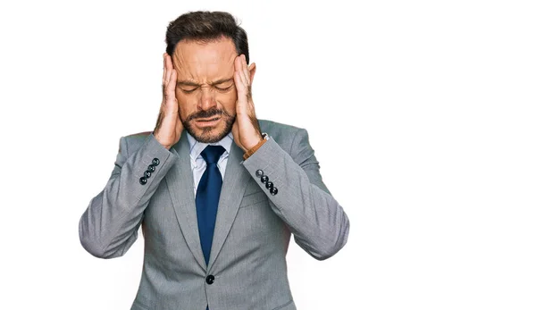 Middelbare Leeftijd Man Draagt Zakelijke Kleding Met Hand Het Hoofd — Stockfoto