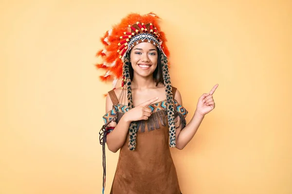 Young Beautiful Latin Girl Wearing Indian Costume Smiling Looking Camera — Stock Photo, Image