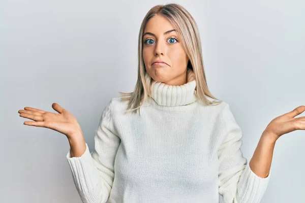 Beautiful Blonde Woman Wearing Casual Turtleneck Sweater Clueless Confused Open — Stock Photo, Image