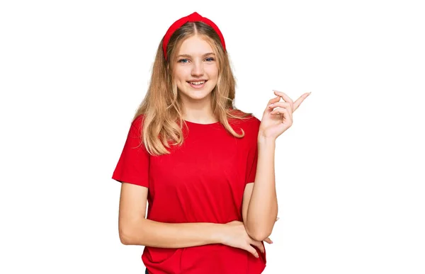 Bella Giovane Ragazza Caucasica Indossa Casual Shirt Rossa Con Grande — Foto Stock