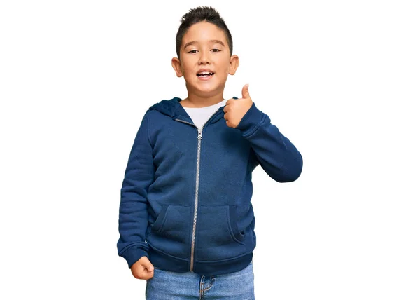 Menino Hispânico Garoto Vestindo Jaqueta Esportiva Casual Sorrindo Feliz Positivo — Fotografia de Stock