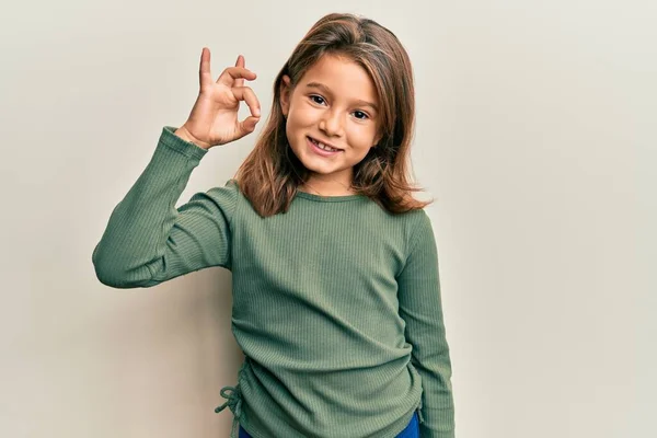 Little Beautiful Girl Wearing Casual Clothes Doing Sign Fingers Smiling — 스톡 사진