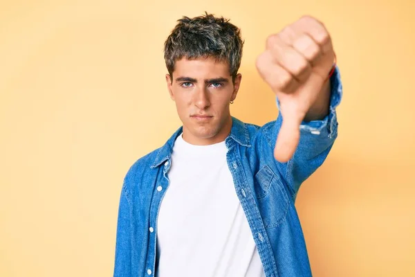 Young Handsome Man Wearing Casual Clothes Looking Unhappy Angry Showing — Stock Photo, Image