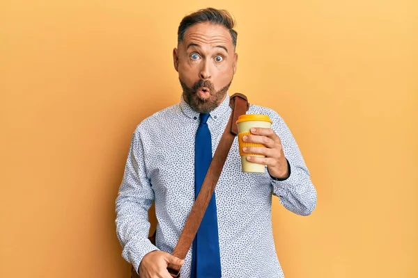 Handsome Middle Age Business Man Wearing Leather Bag Drinking Take — Fotografia de Stock