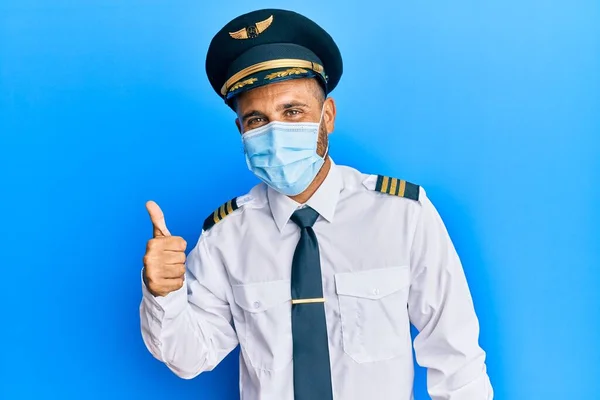 Handsome Man Beard Wearing Airplane Pilot Uniform Wearing Safety Mask — Stock fotografie