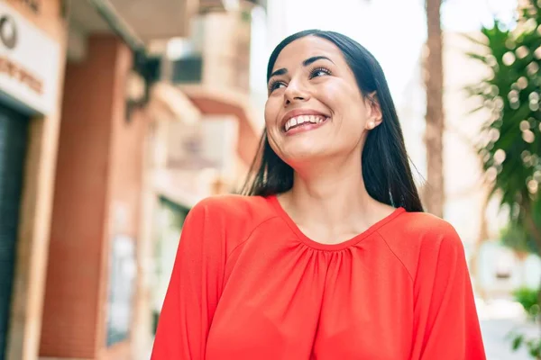 Young Latin Girl Smiling Happy Walking City — Stock Photo, Image