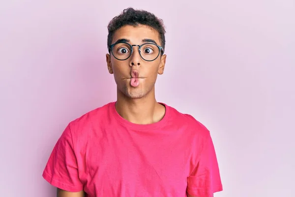 Young Handsome African American Man Wearing Glasses Pink Background Making — Stockfoto