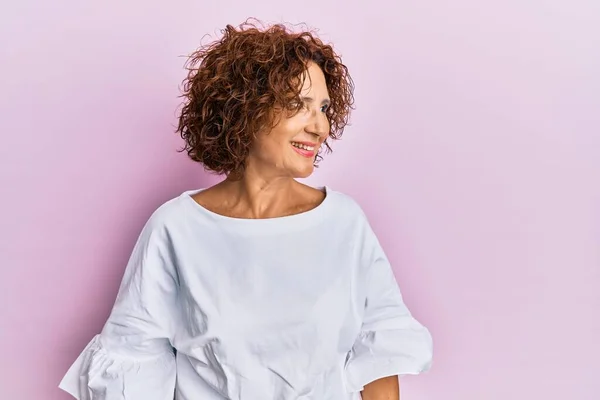 Beautiful Middle Age Mature Woman Wearing Elegant Clothes Pink Background — Stock Photo, Image