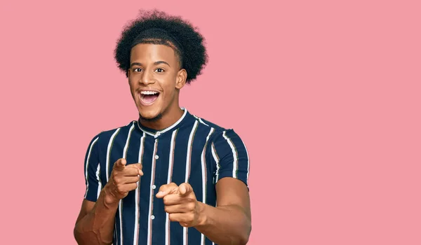 African American Man Afro Hair Wearing Casual Clothes Pointing Fingers — Stock Photo, Image