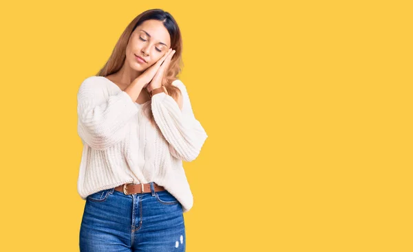 Beautiful Young Woman Wearing Casual Clothes Sleeping Tired Dreaming Posing — Stock Photo, Image