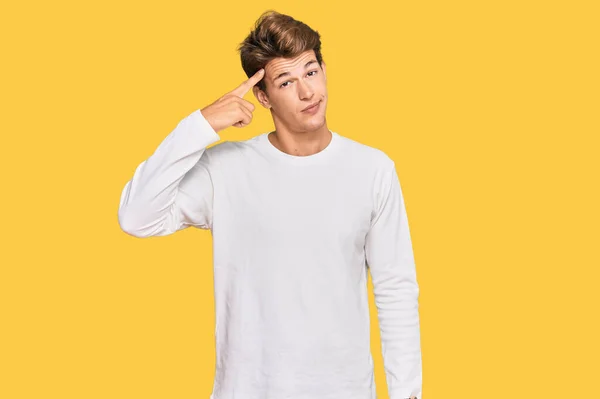 Handsome Caucasian Man Wearing Casual White Sweater Smiling Pointing Head — Stock Photo, Image