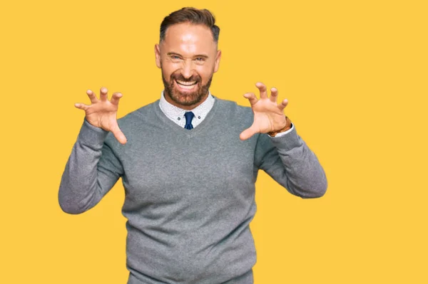 Bonito Homem Meia Idade Vestindo Roupas Negócios Sorrindo Engraçado Fazendo — Fotografia de Stock