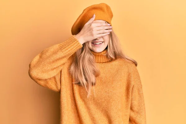 Beautiful Young Caucasian Girl Wearing French Look Beret Smiling Laughing — Stock Photo, Image