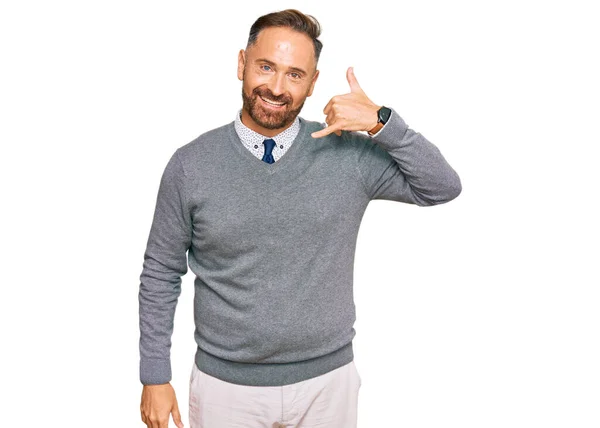 Guapo Hombre Mediana Edad Con Ropa Negocios Sonriendo Haciendo Gesto — Foto de Stock