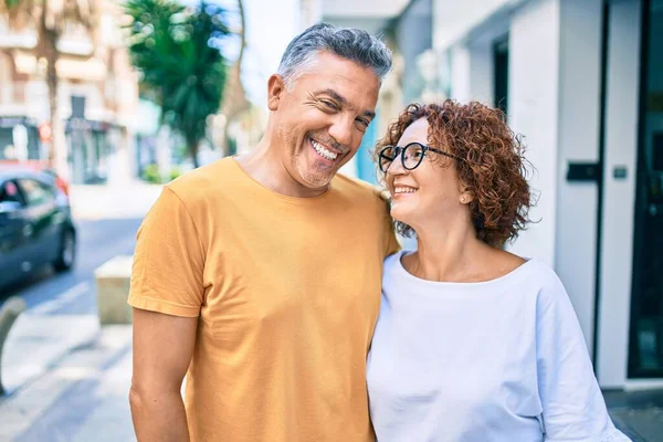 Middle Age Couple Smiling Happy Standing Street City — Stock Photo, Image