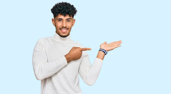 Jovem Árabe Homem Vestindo Camisola Inverno Casual Espantado Sorrindo Para — Fotografia de Stock