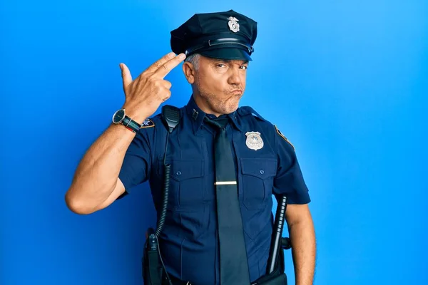 Hombre Maduro Guapo Mediana Edad Vistiendo Uniforme Policía Disparando Matándose —  Fotos de Stock