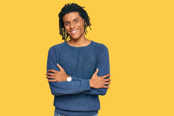 Giovane Uomo Afroamericano Indossa Casual Inverno Maglione Volto Felice Sorridente — Foto Stock