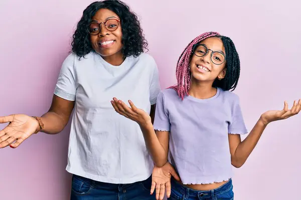 Beautiful African American Mother Daughter Wearing Casual Clothes Glasses Smiling — Stock Fotó