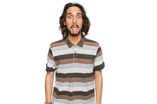 Joven Hombre Hispano Usando Ropa Casual Sacando Lengua Feliz Con —  Fotos de Stock