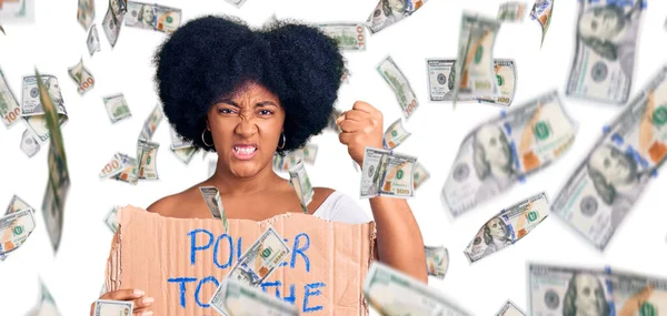 Jovem Afro Americana Segurando Poder Para Povo Banner Irritado Frustrado — Fotografia de Stock