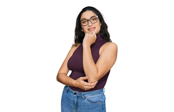 Brunette Young Woman Wearing Casual Clothes Glasses Looking Confident Camera — Zdjęcie stockowe