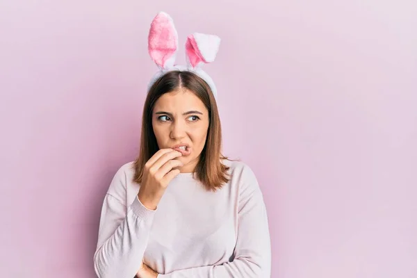 Young Beautiful Woman Wearing Cute Easter Bunny Ears Looking Stressed — ストック写真
