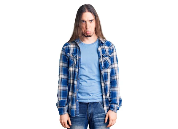 Hombre Adulto Joven Con Pelo Largo Con Camisa Casual Deprimido — Foto de Stock