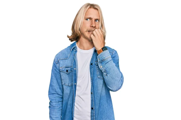 Caucasian Man Blond Long Hair Wearing Casual Denim Jacket Looking — Stok Foto