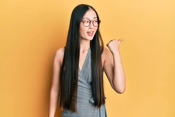 Young Chinese Woman Wearing Business Dress Glasses Pointing Thumb Side — 스톡 사진