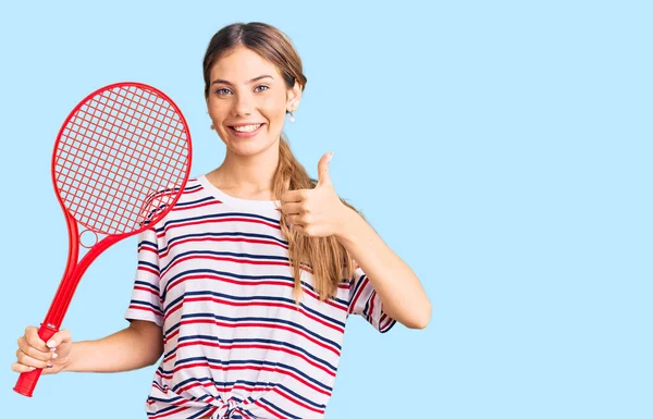 Beautiful Caucasian Woman Blonde Hair Playing Tennis Holding Racket Smiling — Stock Photo, Image