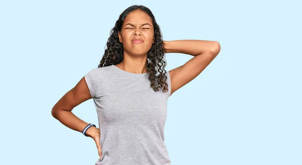 Young African American Girl Wearing Casual Clothes Suffering Neck Ache — Stock Photo, Image