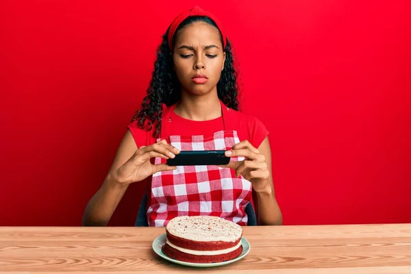 Young African American Girl Wearing Baker Apron Making Carrot Cake — Stock Photo, Image