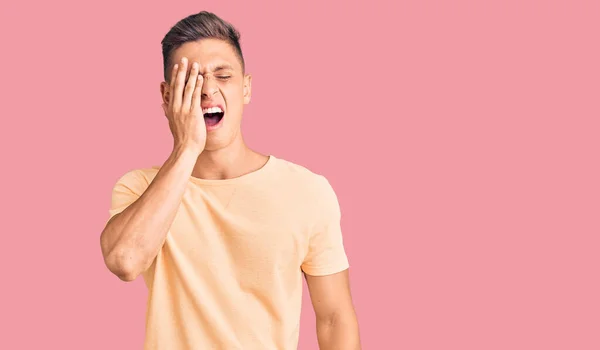 Young Handsome Man Wearing Casual Clothes Yawning Tired Covering Half — Stock Photo, Image