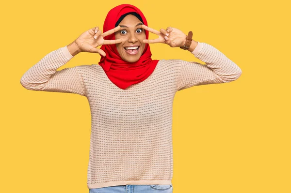 Young African American Woman Wearing Traditional Islamic Hijab Scarf Doing — Stock Photo, Image