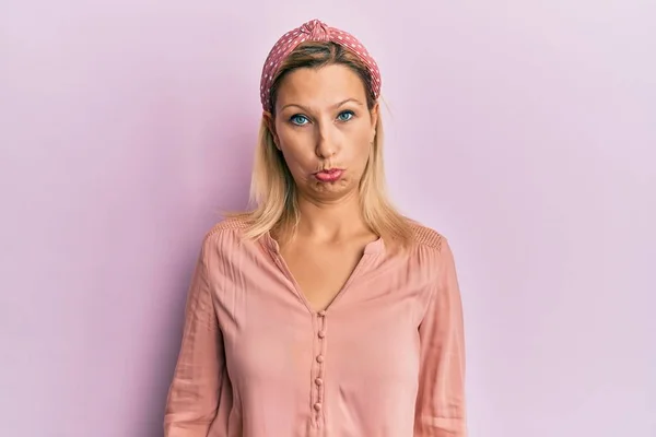 Middelbare Leeftijd Blanke Vrouw Het Dragen Van Casual Kleding Depressief — Stockfoto